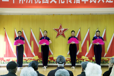 軍地共建 情暖夕陽——江蘇省軍區(qū)無錫第二干休所與桃園會文化公司攜手開展文化共建活動(dòng)